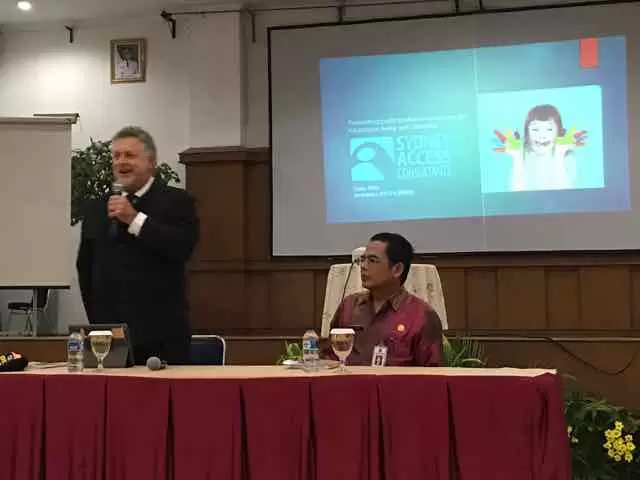 Gary Finn presenting to Jakarta Government